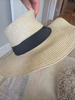 Banana Republic woven hat